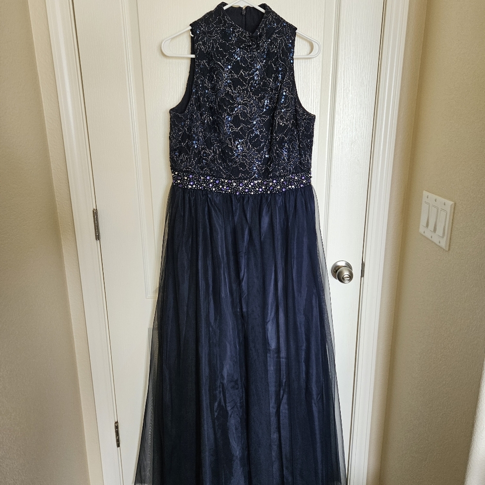 Elegant Navy Blue Gown with Beaded Waist